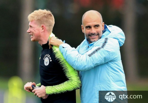 远在迈阿密心系罗马，托蒂和坎德拉用手机观看老东家焦点大战