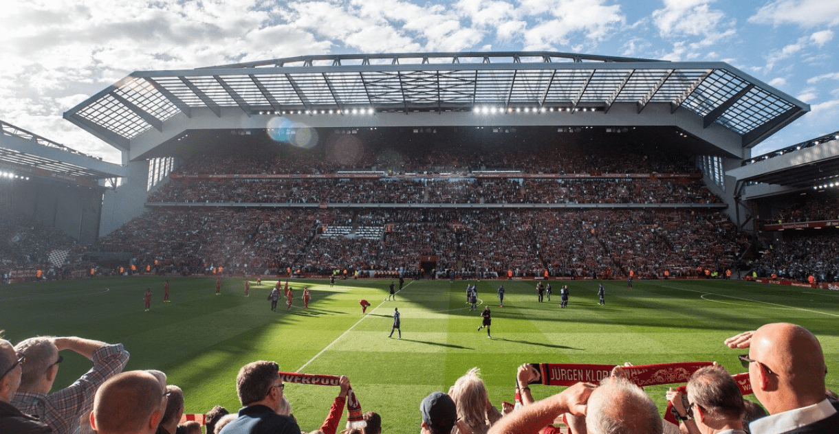 波兰足协谴责投掷烟火球迷：绝不容忍任何违反安全规定的行为