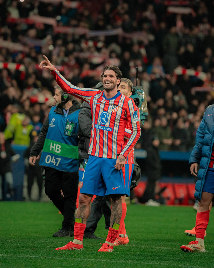 英超积分榜：曼城只差枪手2分 切尔西掉队埃弗顿坐火箭