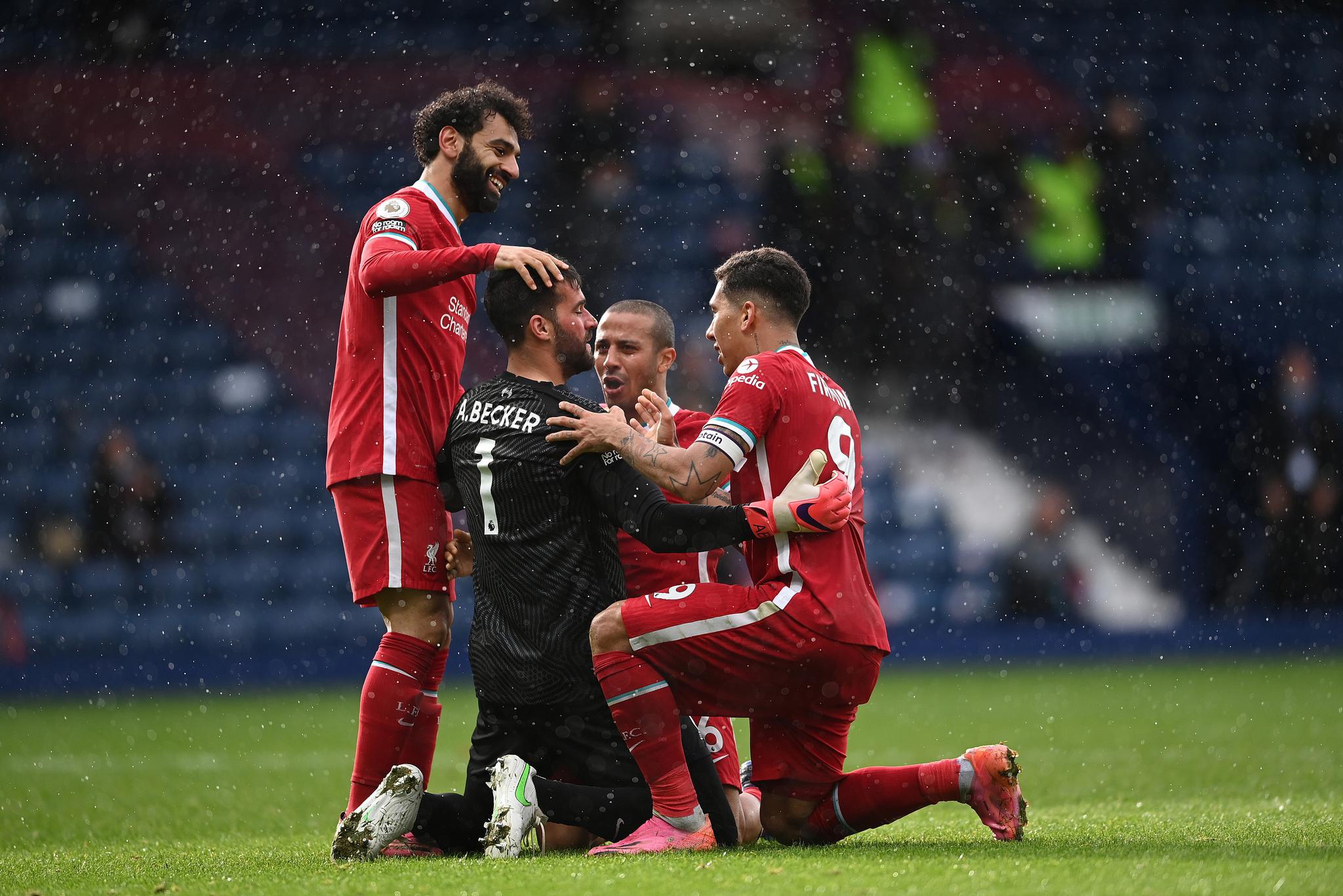 篮球湖人官宣老将复出，防守端迎来补强