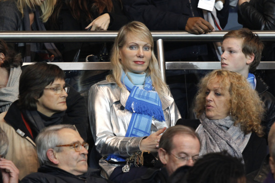 说啥了？詹姆斯把独行侠替补席逗得笑翻天