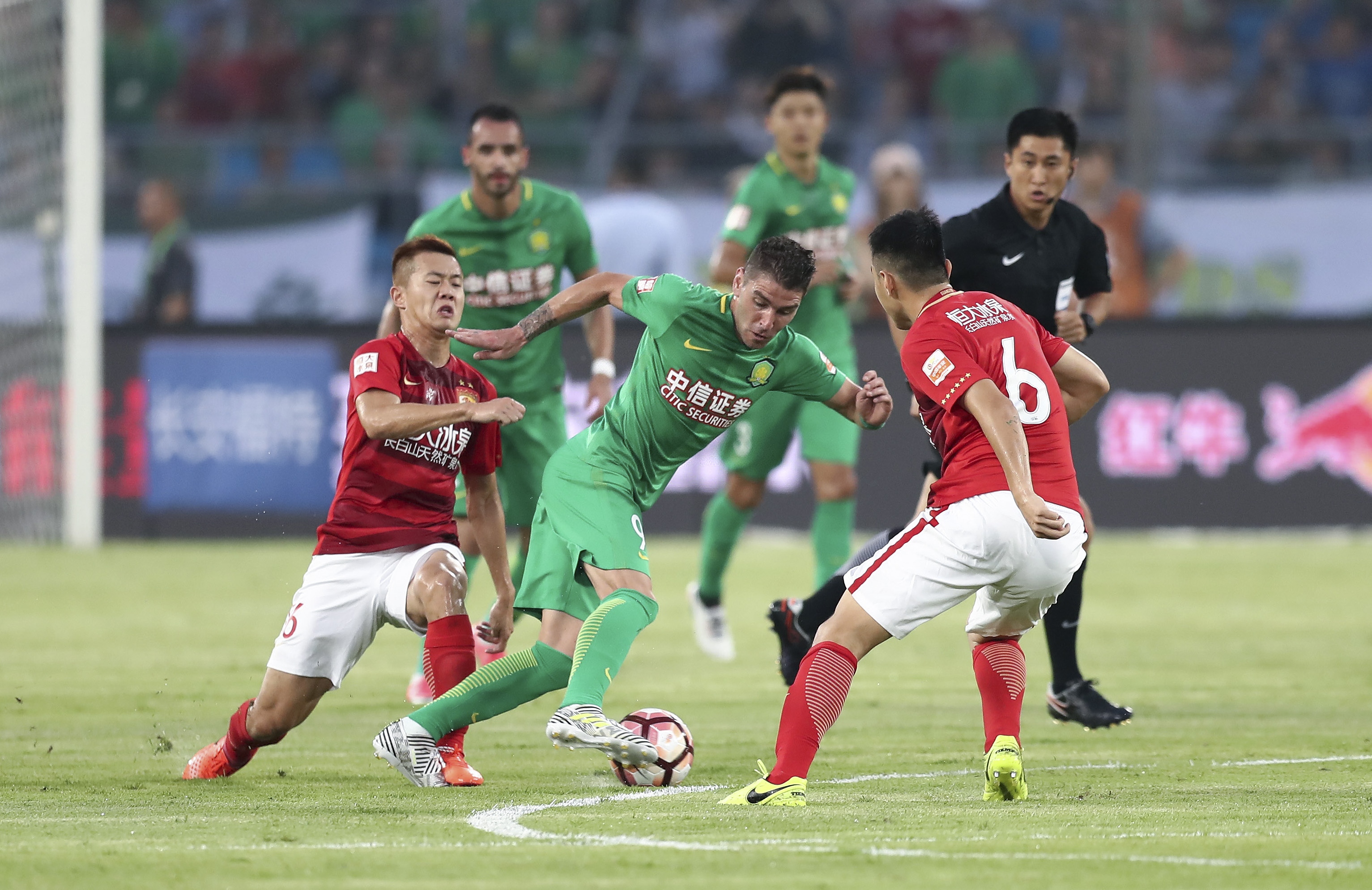 博尼：大胜是全队功劳；迪乌夫正在向所有人展示他的巨大价值