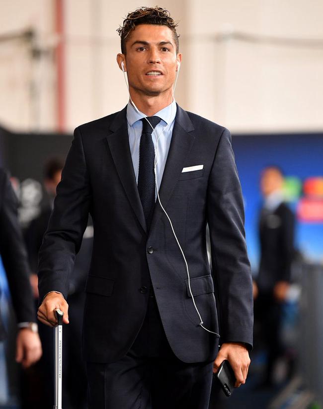 库里一战刷爆纪录！勇士全场沸腾